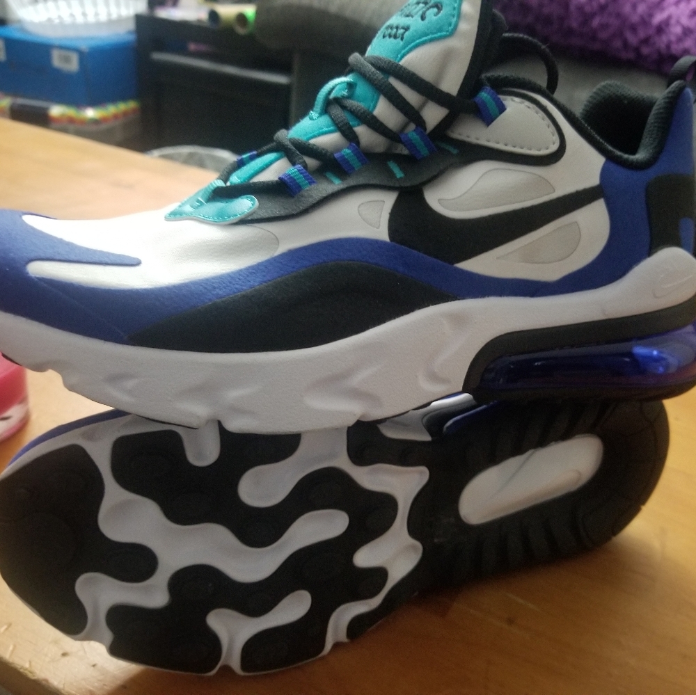 Nike airmax 270 react size 7 women's